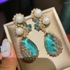 Boucles d'oreilles en peluche de luxe médiévale émeraude géométrique grande en dentelle de chute d'eau verte perle