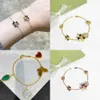 Van 100% argent rouge Love Charm Bracelets Femmes Bracelets de charme de créateur 4 / Four feuilles de rose Rose Ladybug Cherry 5 motifs Bracelet de coeur Bijoux de luxe Luck