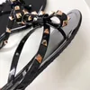 Sandali per infradito da donna Sandali Summer Beach Slipers Nuovi scarpe da nudo Sconnetti piatti piatti casual Sandali di alta qualità Sandali da esterno Sandali di lusso