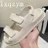 Sandały nowe sandalias komfort płaskie letnie sandały luksusowe marka kobiet buty designerskie buty swobodne buty mujer rome playforma damskie galaretki sandał T240409