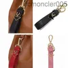 Luxusmarke Schlüsselanhänger Modetasche Anhänger Männer Frauen Auto Schlüsselkette Prad Keyring Designer Leder Schlüsselbund sehr niedlich Liebhaber Accessoires a4qz