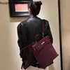 حقيبة ظهر مصمم حقيبة مصممة Velvet Commuter 2024 New Womens Suede سعة كبيرة واحدة الكتف Crossbody Tide LT3D