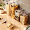 Voedselpotten Bussen Food Storae Keukencontainer Plastic Doos Jaren voor bulkgranen Keuken Oranizers voor Pantry Oranizer -potten met deksel Home L49