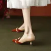 2024 Primavera nova cor de temperamento elegante correspondente ao salto médio do bowknot de taco de ponta de boca superficial Sapatos únicos