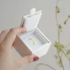 Witte satijnen sieraden organisator doos ring ketting oorbellen opslag display geschenkverpakking doos flip high-end papieren sieradendoos