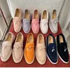 Dames zomerwandeling suede printen casual schoenen loro piano man tasman loafers platte hak jurk schoen luxe lederen sneakers zwarte mocassin slip op rubberen schoengrijs