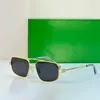 Zonnebrillen Men Luxe bril Vrouw Funky zonnebril Simple European Style Metal Frame Dubbele brug Design Licht en comfortabele Designer Shades Lunette Soleil