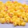 10/20/30 / 50pcs Kawaii Charmes de canard jaune pour les bijoux Fournitures de résine Matière en gros DIY DIY CHEURGE CHARME PENDANT PENDANT