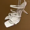 Slippers Summer Square Toe Patent Leather Sandales Femmes Couleur solide Hollow Out Design Party Robes Fashionable Roman Shoes 2024