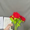 Dekorative Blumen Liebhaber Geschenkgestricke Bouquet Red Rose handgestritzt gefälschte Blumen hausgemachter Home Tisch kreatives Dekorieren