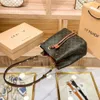 Il designer di borse in pelle vende nuove borse da donna a una borsa a secchio in pelle sconto del 50% nuova borsa a tracolla portatile portatile per donna per donne.