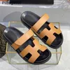 Женские сандалии Chypres Sandal Slides Slides Lixintta Summer 2024 пляжные туфли Кожаная квартира папа папа Wome есть логотип MQC1 KSCB 8QHD