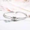 Bangle 100% 925 Srebrne srebrne AAA+Bransoletka w kształcie serca krystaliczna miłość odpowiednia do kobiet Walentynki Prezenty Wedding Party Jewelry Gfit YQ240409