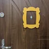 Molduras de quadros para memórias preservam e exibem momentos mais preciosos do programa de TV Peephole Po Ornamentos em casa