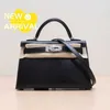 Frauenbeutel Luxus -Taschen Designer -Handtaschen besuchen Bankette mit einem klassischen Modeethos echte Cowhide -Tasche Owza