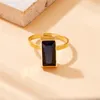 Clusterringe Meyrroyu Schwarzer Zirkon Inlay Square Simple Ring Fashion Grace 316L Edelstahl Helles Luxusschmuck für Frauen