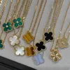 Van Instagram Double sided High Grade Clover Lucky Niche Necklace Design with Fading Simple and Fashionable Collar Bone Jewelry