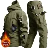 Camo multi-pocket tactische sets mannen militair fleece warme capuchon jacket+leger rechte lading broek 2 pc's pak winter soft shell set