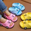 Slipper Kids Luminous Slippers Zomer binnen cartoon auto meisjes schoenen zachte anti-slip boy strandschoenen mode buiten kinderen led slipper 240408