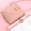 Muñecos de pulsera Mujeres Simple Watch Fashion Cuero Quartz Billet Set femenino Cortaje casual Crossbody Bags Reloj Montre Femme