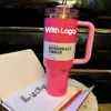 Muggar säljer väl 1 1 samma 40oz quencher tumblers cosmo parade flamino co-ed valentines dag ift cup 40oz rostfritt stål flödestat quencher rosa lock halmbil mu l49