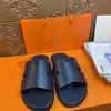 Tasarımcılar Yaz Ayakkabıları Luxurys 10a En Kalite Terlik Açık havada Düz Sandale Pool Mule Loafers Sliders Erkek Kadınlar Slayt Güneşli Güzel Yürüyüş Ayakkabı Sıradan Ayakkabı Sandal Plajı