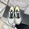 2024 NOUVEAU Luxurys Designer Chaussures Casual Shoe Sneaker Tennis Tennis Femmes Men Outdoors Fashion Channel Loafer Plat Canvas Basketball Walk Randonnée Girl Girl avec boîte