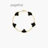 Jewelry Designer Van Clover Bracelet 2024luxury clover four fashion charm bracelets for girls women 18K gold silver black white red green brand brac