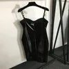 24SS Новые женщины сексуальные платья с подключенной к ремешкам дизайнерские платья дизайнерские платья