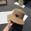 Beach Straw Hat Designer dzianie czapki wiadra płaskie czapki dla kobiet mężczyzn mężczyzn Casquette maska ​​czapka luksurys Fedora dopasowana czapka słoneczna letnia broszka do torby akcesoria