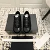 Kvinnakvalitetskvinnor Sneakers skor komfort handgjorda platt plattformar kvinnor trottoar sneakers tennisskor mode unisex storlek tränare med låda