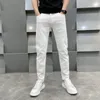 Jeans masculin rose d'été mince luxe luxueux à la mode entièrement stimulant slim skinny pantalon serré couleur