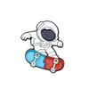 Space Astronauti Stumetta Skateboarding Rocket Bike Sports Distinta per spillo per anime Filmati di anime Giochi per spille da smalto