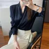 البلوزات النسائية 2024 Spring Pearl White Color Plouse Women V-Deace Long Sleeve Office Lady Tops Corean Style Solid Chiffon Female