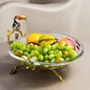 Dekorativa figurer Luxury Home Living Room kaffemat matbord frukt godis tallrik glasdekor skål med emalj hantverk toucan står på