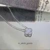 Collier de créateur de haute qualité Vancleff pour les femmes 925 Collier de trèfle de trèfle à quatre feuilles en argent sterling Purple Silver Purple avec un pendentif d'herbe chanceuse en or blanc 18 carats