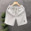 Shorts, tendência de verão masculino, babados e bonitos, capris casual impresso, calças esportivas versáteis brancas masculinas