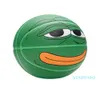 Spalding Sad Frog Pepe Co -märkesbasketboll No7 presentförpackning för pojkvän kamouflage 24k svart mamba minnesutgåva PU6501134