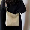 Andere Taschen Clutch Bags Damen Retro Boho Pu Leder Crossbody Eimer Tasche mit trendigem Riemen sicher Reißverschluss