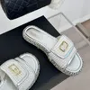 Designer Slippers Small Fragrant Woven Slippers Women Flat Sandals Metal Buckle Leather Fashion Summer Beach Slippers White Flat Beach Party Shoes Top Quality