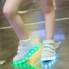 Sneakers Kids Kids Light Up Buty ze skrzydłami Dzieci LED Buty chłopcy Dziewczyny Świeci świetliste trampki USB Chłopcze buty mody