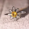 Cluster Rings Foydjew Retro подсолнушки инкрустированы цирконом европейский американский глаз блестящий хризантемм обручальное кольцо для женщин