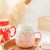 Tazze tazze in ceramica ad alta bellezza con coppa di acqua di copertura per la colazione di grande capacità Red Companion Regalo per la famiglia