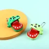 1PCクリエイティブな小さなワニの口の歯科医バイトフィンゲームギャグおもちゃとキーチェーンおもちゃ動物交差