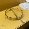 Bracelet ff Bracelet Bijoux Femmes Full Diamond Gold Lettre F Bracelets Mens Shape Titanium Steel Brangles Charme Sliver plaqué pour femmes SJ81