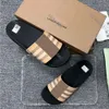 Vintage tryckning tartan tofflor sandal casual skor gummi skiva lyxdesigner skjutreglage sommar utomhus kvinnor mens strand platt tofflor mule rese sandale