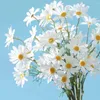 Dekorative Blumen künstliche weiße Schönheit Seiden Chrysanthemen Simulation Daisy gefälschte Dekoration für Hausgartenbüro Dekore