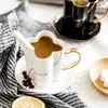 Koppar Saucers Creative Four Leaved Clover Coffee Cup Set Gold Inlay Ceramic Travel Saucer Kitchen Office Table redskap Personlig gåva