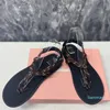 2024 Spring Summer Women Flat Sandals Runway Designer Patch Toe Hemp Hemp Rope Weaving Buckle Strap Outsid