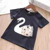 Sommermädchen -Kleidung Sets Baumwoll Cartoon Swan Tshirtsequin Röcke 2pcs Anzug Kinder Mode Prinzessin Kinder Kleid Outfits 240407